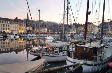 Honfleur next to the cottage le Colombier de la Lanterne in Normandy